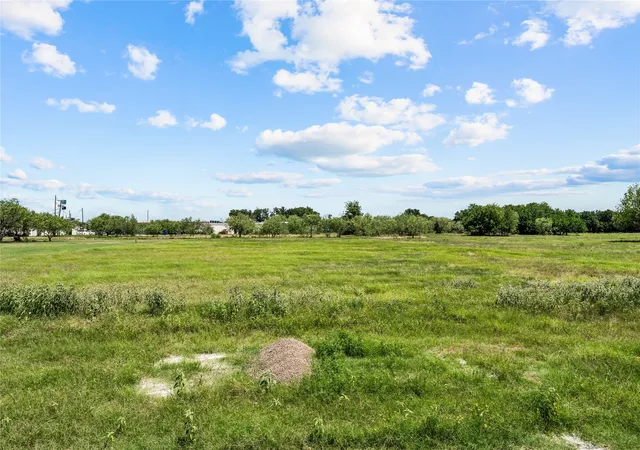 Photo 2 of Land for sale at Lot 2 Lakewood Dr, Whitney, TX 76692 | MLS# 21321105 | Listing updated on 2026-09-10