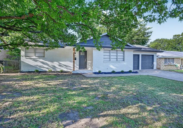 Photo 1 of Sale Pending at 7516 S College Cir, North Richland Hills, TX 76180 | MLS# 21322030 | Listing updated on 2026-09-10