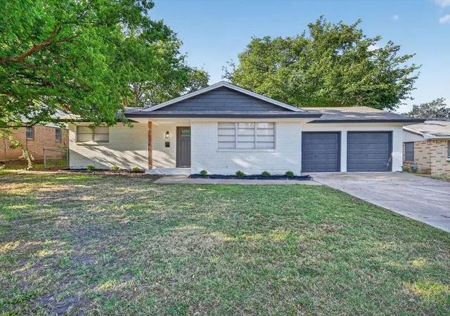 Photo 2 of Sale Pending at 7516 S College Cir, North Richland Hills, TX 76180 | MLS# 21322030 | Listing updated on 2026-09-10