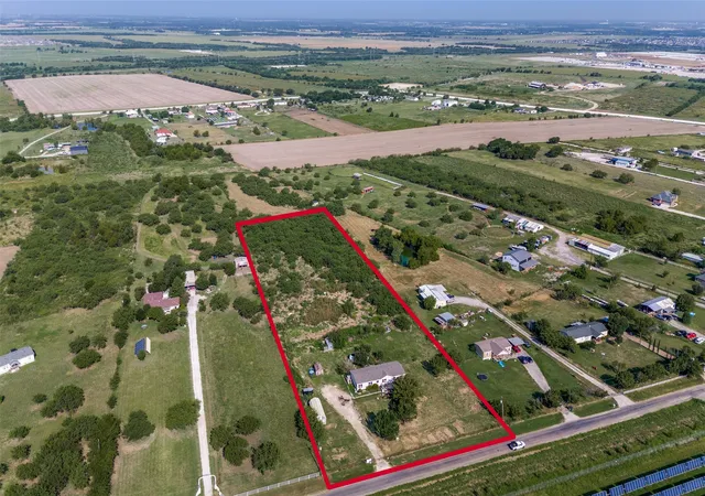 Photo 3 of Manufactured home for sale at 2021 S Weatherford Rd, Midlothian, TX 76065 | MLS# 21317703 | Listing updated on 2026-10-05