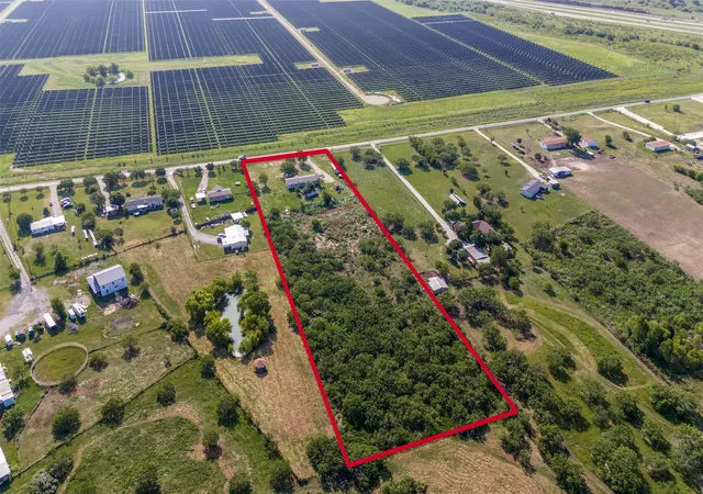 Photo 3 of Manufactured home for sale at 2021 S Weatherford Rd, Midlothian, TX 76065 | MLS# 21317703 | Listing updated on 2026-10-05