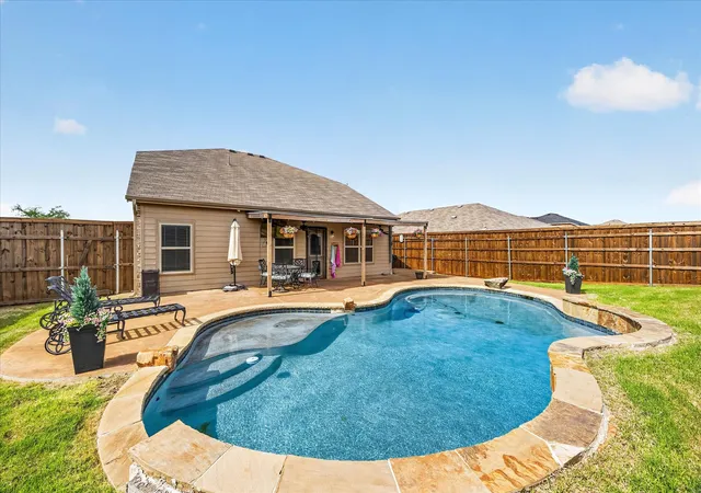 Photo 1 of Single family home for sale at 502 Azalea Dr, Nevada, TX 75173 | MLS# 21314871 | Listing updated on 2026-09-13