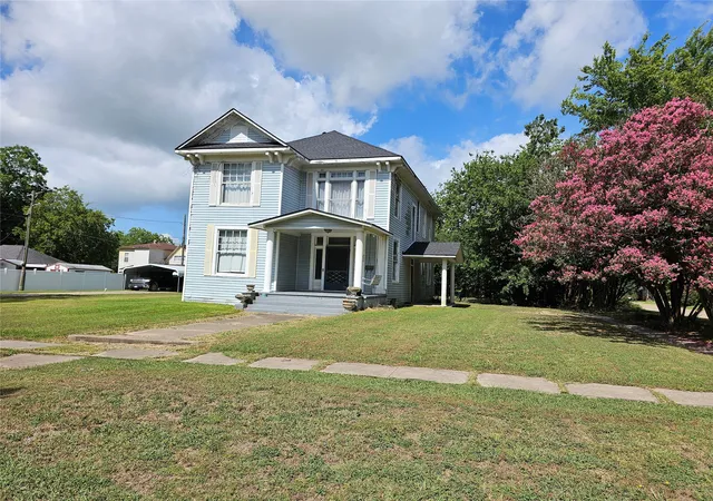 Photo 2 of Single family home for sale at 200 S Canton St, Mexia, TX 76667 | MLS# 21320265 | Listing updated on 2026-09-08