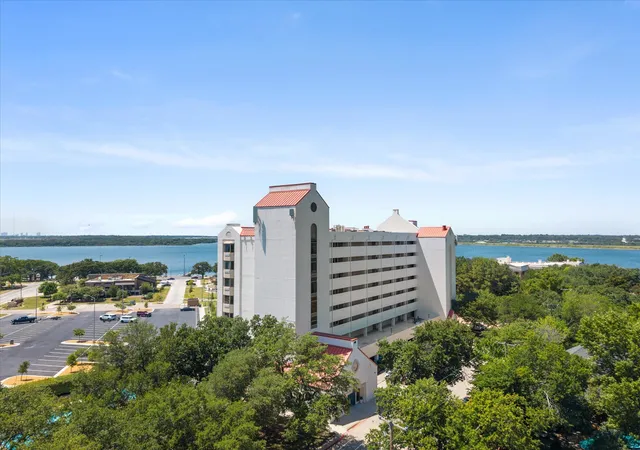 Photo 3 of Condo for sale at 2129 Reflection Bay Dr, Arlington, TX 76013 | MLS# 21322388 | Listing updated on 2026-07-29