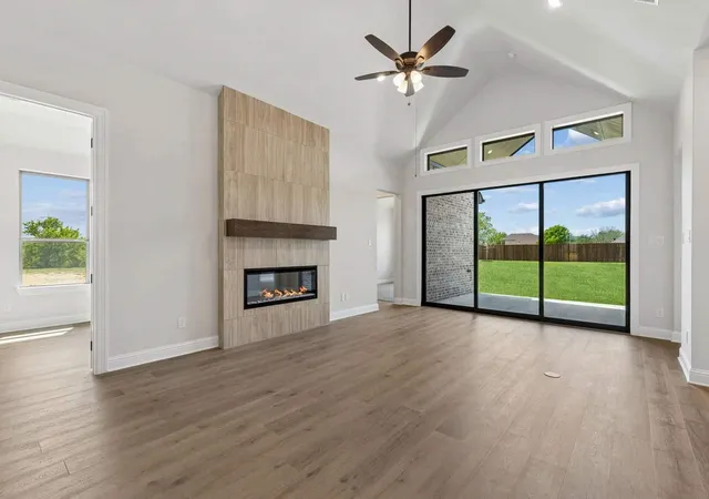 Photo 4 of Sale Pending at 201 Cross Timbers St, Azle, TX 76020 | MLS# 21322444 | Listing updated on 2026-09-14