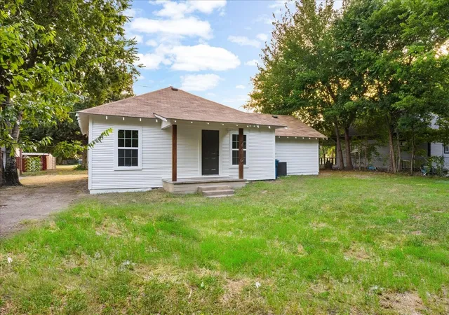 Photo 23 of Single family home for sale at 1325 Navarro Dr, Corsicana, TX 75110 | MLS# 21322583 | Listing updated on 2026-07-31