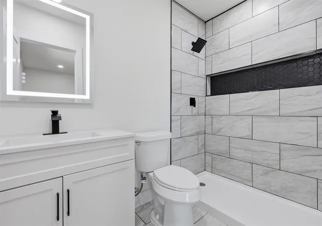 Photo 3 of Single family home for sale at 318 Ne Michael Dr, Burleson, TX 76028 | MLS# 21320670 | Listing updated on 2026-09-11