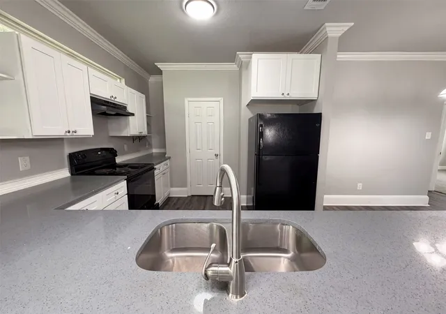 Photo 2 of Single family home for sale at 101 Griffin St, Waxahachie, TX 75165 | MLS# 21322683 | Listing updated on 2026-10-06