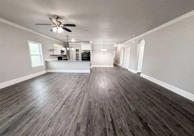 Photo 3 of Single family home for sale at 101 Griffin St, Waxahachie, TX 75165 | MLS# 21322683 | Listing updated on 2026-10-06