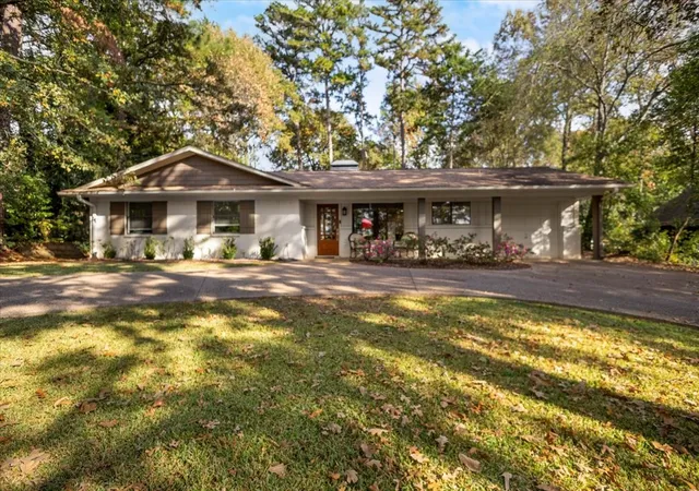 Photo 2 of Single family home for sale at 441 Hideaway Lane Central, Lindale, TX 75771 | MLS# 21322633 | Listing updated on 2026-09-28