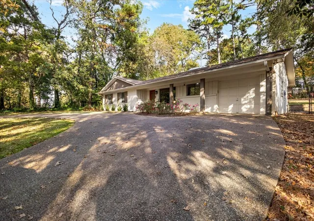 Photo 3 of Single family home for sale at 441 Hideaway Lane Central, Lindale, TX 75771 | MLS# 21322633 | Listing updated on 2026-09-28