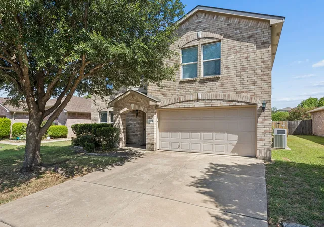 Single family home for sale at 3924 Estrella Ct, Fort Worth, TX 76106 | MLS# 21317731
