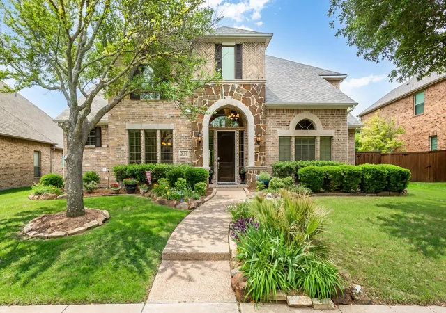 Photo 2 of Sale Pending at 927 Mckamy Dr, Allen, TX 75013 | MLS# 21322790 | Listing updated on 2026-09-11