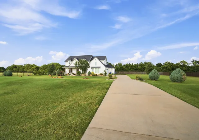 Photo 1 of Single family home for sale at 3920 Lizzy Ln, Midlothian, TX 76065 | MLS# 21322819 | Listing updated on 2026-09-12
