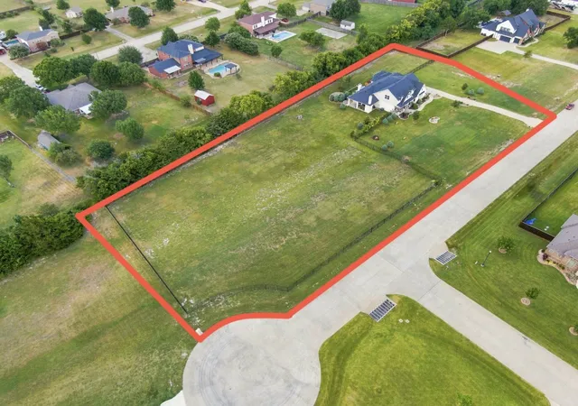 Photo 3 of Single family home for sale at 3920 Lizzy Ln, Midlothian, TX 76065 | MLS# 21322819 | Listing updated on 2026-09-12