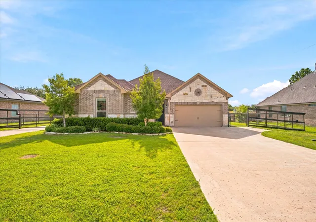 Photo 1 of Single family home for sale at 11215 Mason Dr, Lavon, TX 75166 | MLS# 21323129 | Listing updated on 2026-09-11