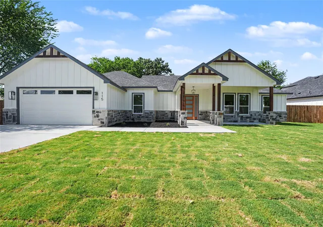 Single family home for sale at 115 Dennis Dr, Azle, TX 76020 | MLS# 21309616 | Listing updated on 2026-10-06