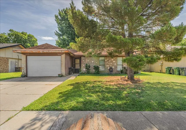 Photo 1 of Single family home for sale at 3423 Hickory Hill Dr, Arlington, TX 76014 | MLS# 21320590 | Listing updated on 2026-08-01