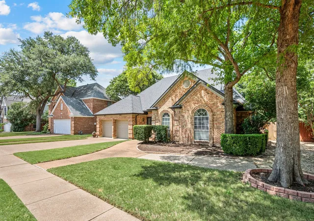 Photo 3 of Single family home for sale at 3312 Heather Glen Dr, Flower Mound, TX 75028 | MLS# 21321798 | Listing updated on 2026-10-01