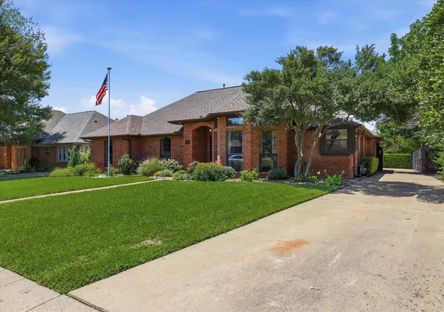 Photo 2 of Single family home for sale at 642 Eagle Dr, Coppell, TX 75019 | MLS# 21322625 | Listing updated on 2026-09-27