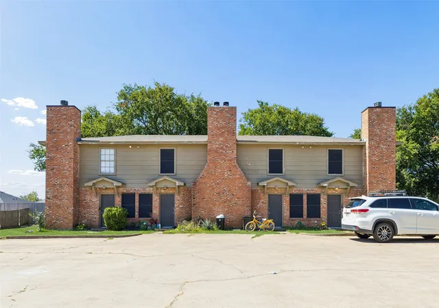 Photo 1 of Sale Pending at 221 Cambridge Dr, Saginaw, TX 76179 | MLS# 21322534 | Listing updated on 2026-09-10
