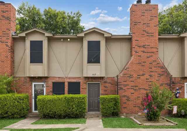 Photo 1 of Sale Pending at 405 Cambridge Dr, Saginaw, TX 76179 | MLS# 21322574 | Listing updated on 2026-09-10