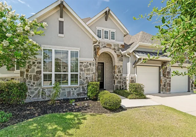 Photo 1 of Sale Pending at 2921 Renmuir Dr, Prosper, TX 75078 | MLS# 21309235 | Listing updated on 2026-09-18