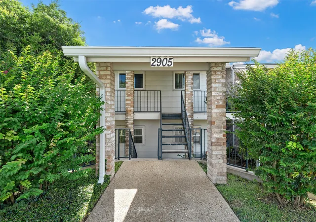 Listing Photo 5 - Condo for sale in building located at 2905 Lake Shore Dr, Waco, TX 76708 - Unit #204