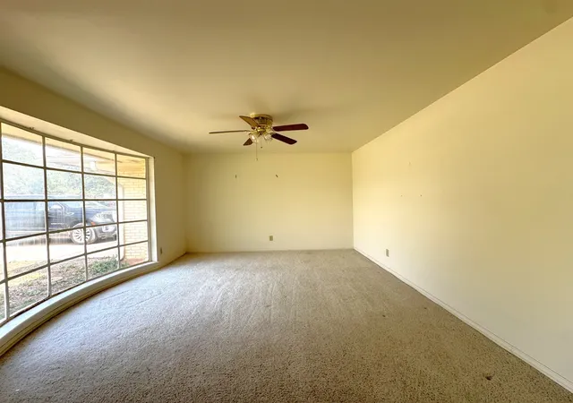 Photo 2 of Sale Pending at 2117 Woodridge Dr, Abilene, TX 79605 | MLS# 21323489 | Listing updated on 2026-10-04
