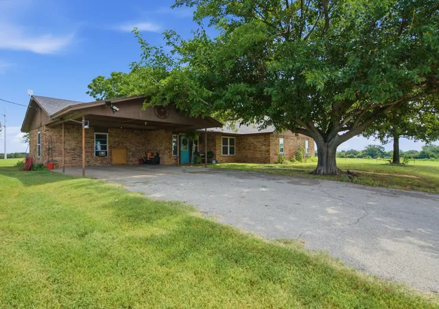 Photo 1 of Sale Pending at 270 County Road 425, De Leon, TX 76444 | MLS# 21323408 | Listing updated on 2026-10-01