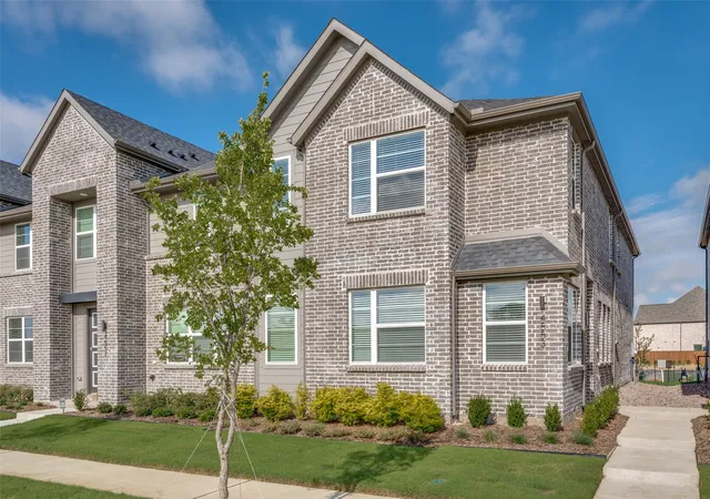 Photo 1 of Townhouse for sale at 4553 Lamplights Dr, Prosper, TX 75078 | MLS# 21322566 | Listing updated on 2026-10-06