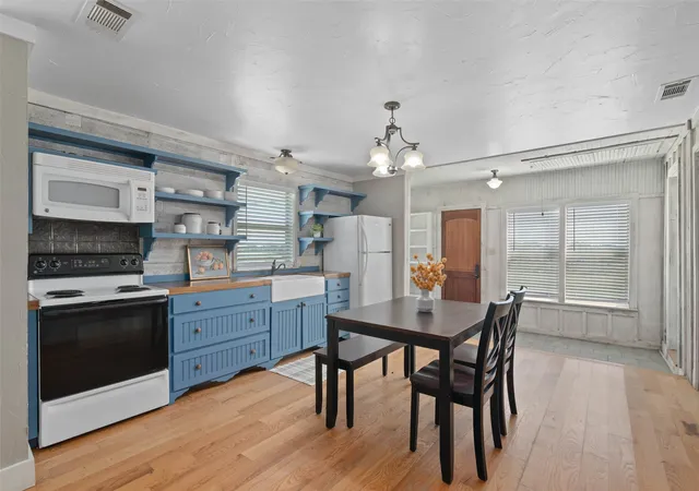 Photo 3 of Single family home for sale at 3200 County Road 155, Whitesboro, TX 76273 | MLS# 21323661 | Listing updated on 2026-09-14