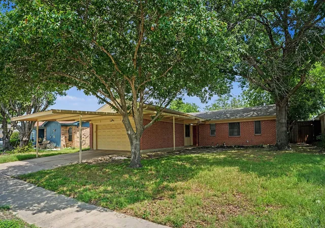 Photo 2 of Single family home for sale at 6641 Fair Meadows Dr, Watauga, TX 76148 | MLS# 21323673 | Listing updated on 2026-09-29