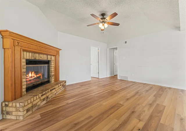 Photo 4 of Sale Pending at 740 Squire Pl, Red Oak, TX 75154 | MLS# 21323825 | Listing updated on 2026-09-20