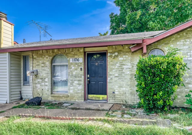 Photo 3 of Sale Pending at 1106 Cielo Vista Dr, Grand Prairie, TX 75052 | MLS# 21317178 | Listing updated on 2026-09-12