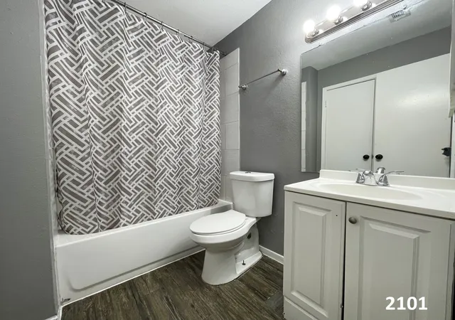 Photo 4 of House for sale at 2101, 2103, 2105, 2107 Knoll Crest Dr #2101, 2103, 2105, 2107, Arlington, TX 76014 | MLS# 21314999 | Listing updated on 2026-09-14