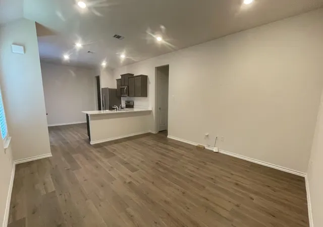 Photo 3 of Single family home for sale at 6015 Midsummer Wy, Crandall, TX 75114 | MLS# 21324147 | Listing updated on 2026-10-02