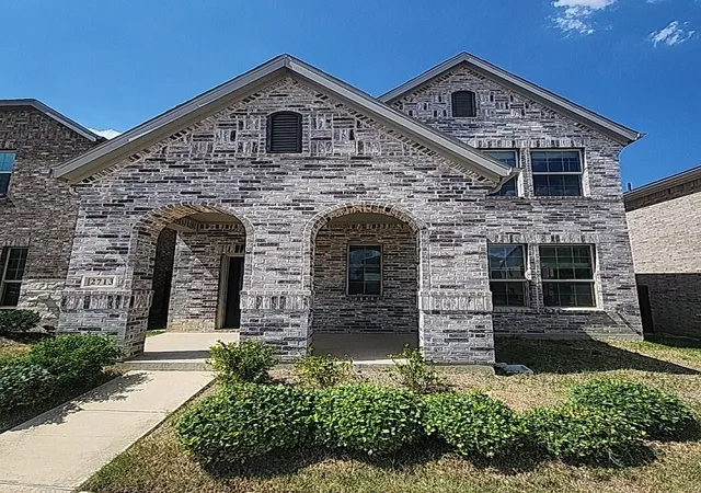 Photo 1 of Single family home for sale at 2713 Acadia Dr, Denton, TX 76210 | MLS# 21324279 | Listing updated on 2026-08-31