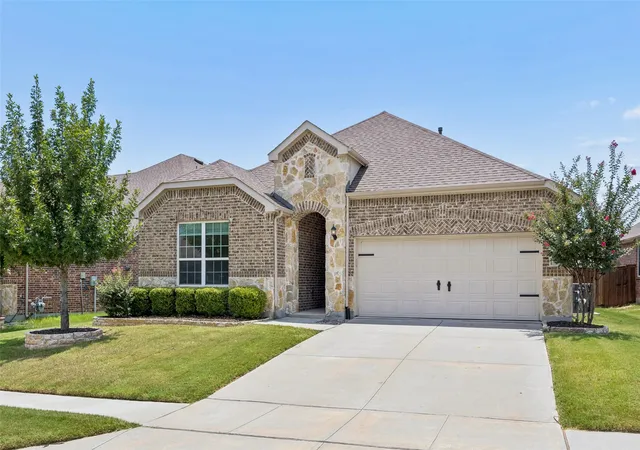 Photo 2 of Single family home for sale at 2909 Barnsley Dr, Mc Kinney, TX 75071 | MLS# 21324164 | Listing updated on 2026-09-10