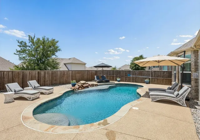 Photo 3 of Single family home for sale at 2909 Barnsley Dr, Mc Kinney, TX 75071 | MLS# 21324164 | Listing updated on 2026-09-10