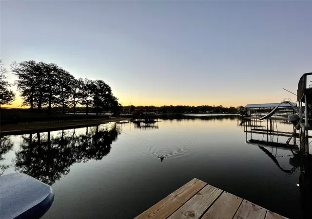 Photo 2 of Single family home for sale at 202 Sunray St, Mabank, TX 75156 | MLS# 21321987 | Listing updated on 2026-10-07