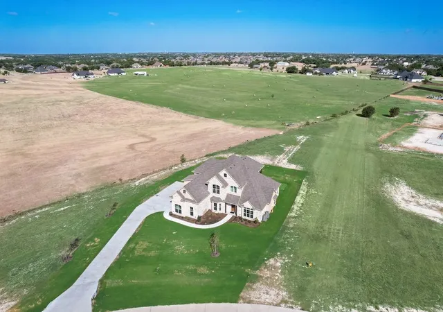 Photo 4 of Single family home for sale at 6421 Dalyne Dr, Midlothian, TX 76065 | MLS# 21324464 | Listing updated on 2026-09-24