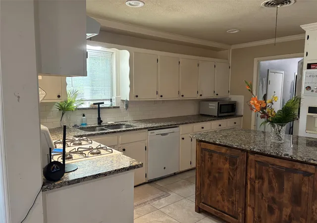 Photo 4 of Sale Pending at 7420 Foster Dr, Fort Worth, TX 76135 | MLS# 21324379 | Listing updated on 2026-09-10
