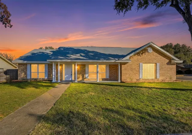Photo 2 of Single family home for sale at 3301 Peachtree Ln, Pantego, TX 76013 | MLS# 21323511 | Listing updated on 2026-09-11