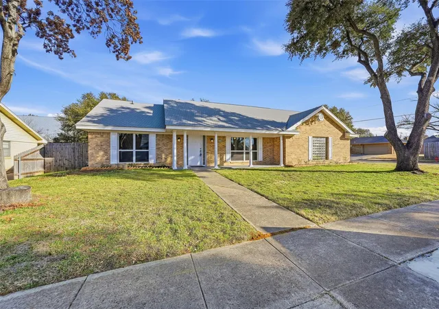 Photo 3 of Single family home for sale at 3301 Peachtree Ln, Pantego, TX 76013 | MLS# 21323511 | Listing updated on 2026-09-11