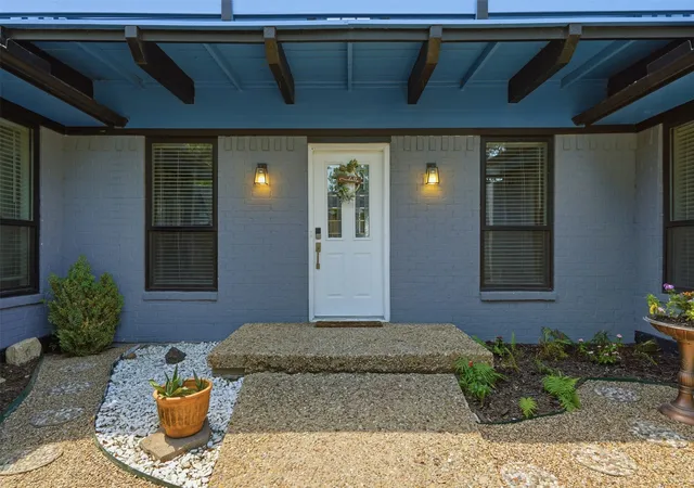Photo 1 of Single family home for sale at 1613 Iroquois Dr, Garland, TX 75043 | MLS# 21320819 | Listing updated on 2026-09-29