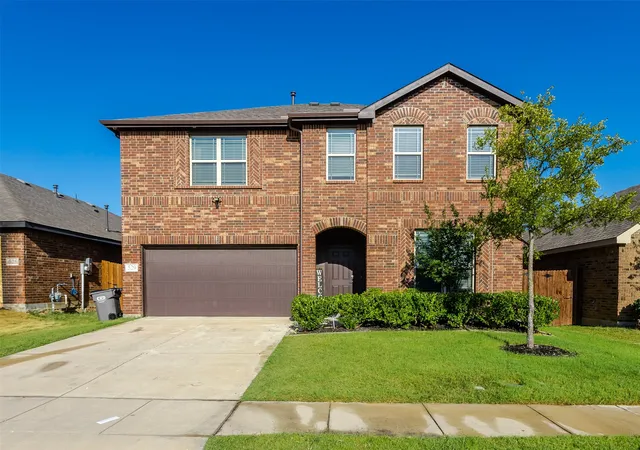 Photo 1 of Single family home for sale at 529 Bermuda Ave, Lancaster, TX 75146 | MLS# 21305053 | Listing updated on 2026-09-08