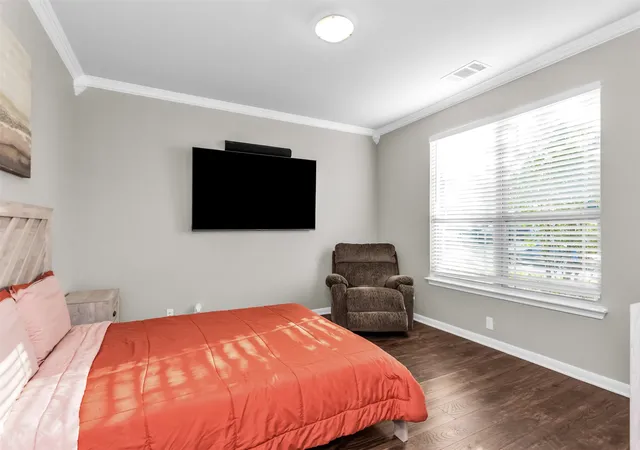 Photo 3 of Single family home for sale at 529 Bermuda Ave, Lancaster, TX 75146 | MLS# 21305053 | Listing updated on 2026-09-08