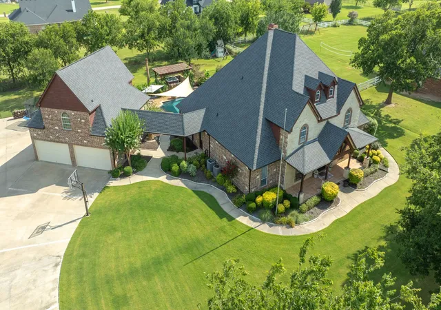 Photo 2 of Mansion for sale at 465 Equestrian Dr, Rockwall, TX 75032 | MLS# 21320671 | Listing updated on 2026-09-13