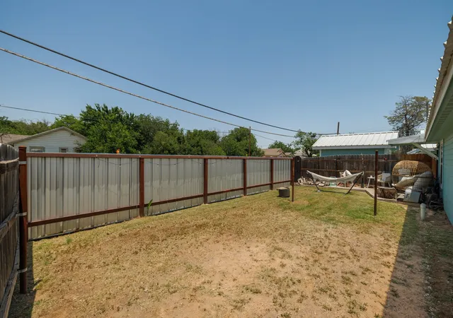 Photo 2 of Multi family home for sale at 1107 Vine St, Abilene, TX 79602 | MLS# 21305189 | Listing updated on 2026-09-13